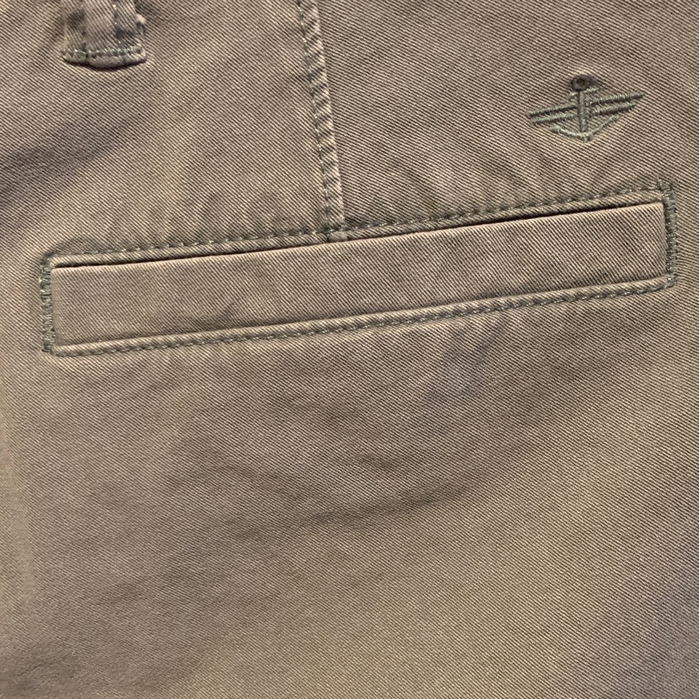Dockers Men's Dark Gray Chinos​​ - Picture 3 of 9